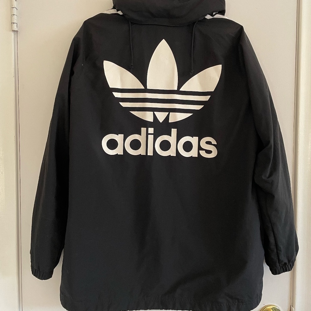 Women's oversized windbreaker